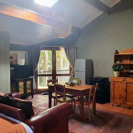 Waterhouse Guest Lodge - Indus Street Преторія Номер фото